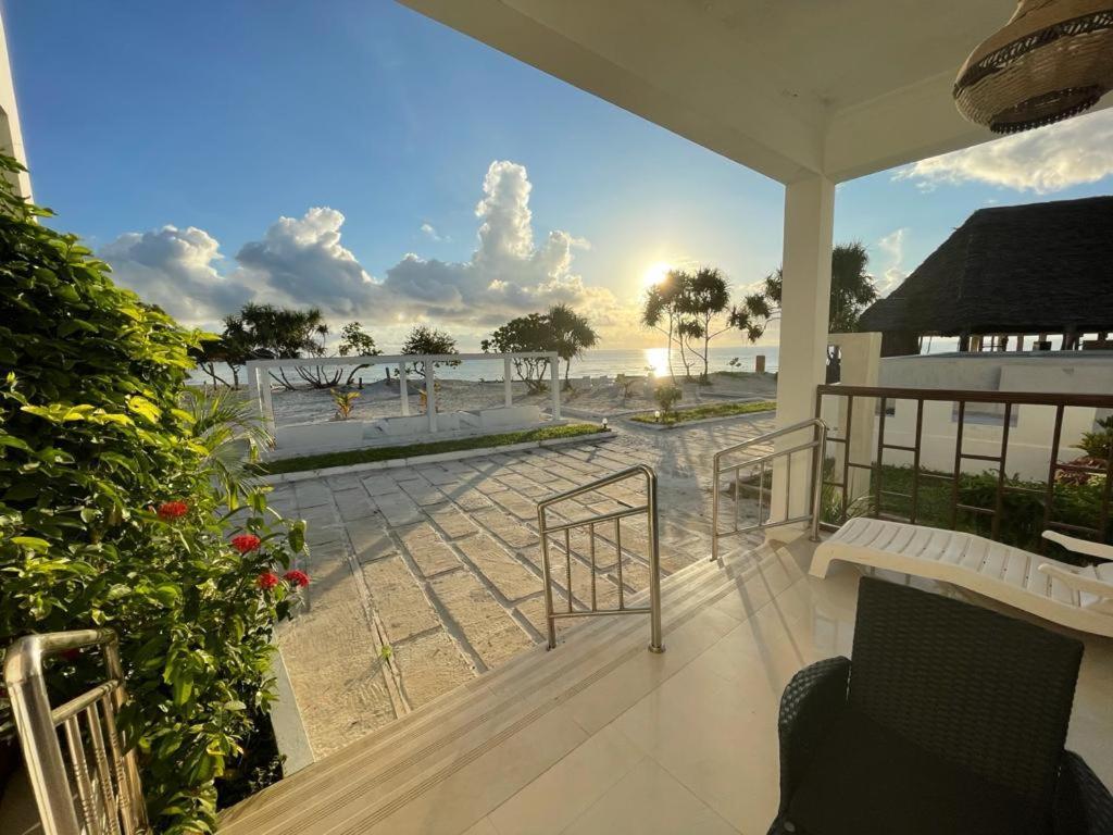 Jambo Beach Hotel Падже Экстерьер фото